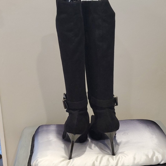 Black boots - Picture 2 of 4